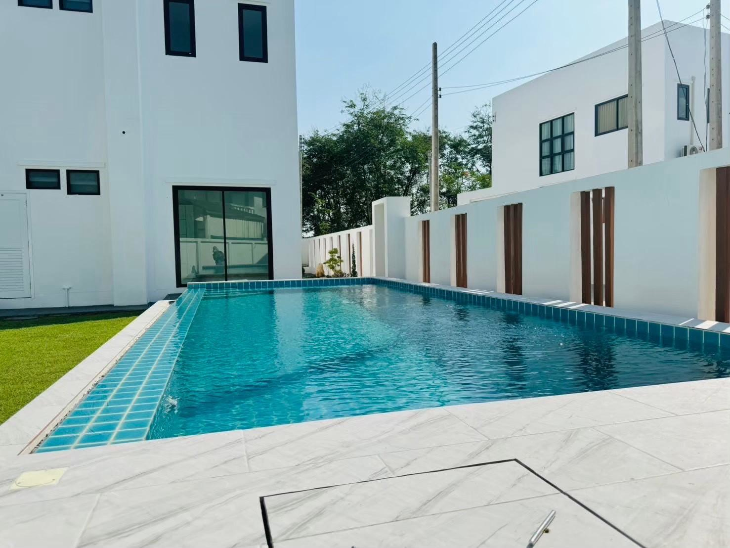 บ้านเดี่ยวสไตล์โมเดิร์น  POOL VILLA (สระว่ายน้ำส่วนตัว)