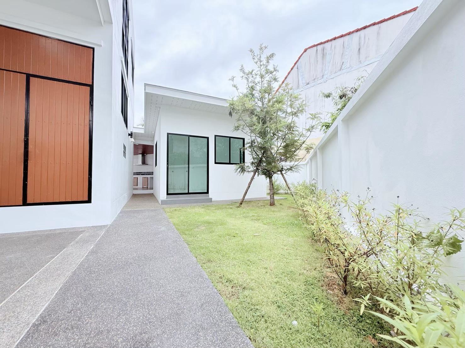 บ้านเดี่ยวสไตล์โมเดิร์น  POOL VILLA (สระว่ายน้ำส่วนตัว)